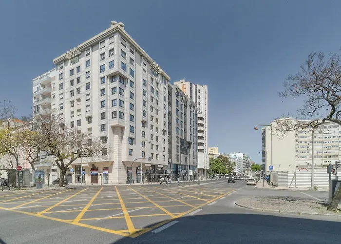 Casa Boma - Design & Spacious With Balcony - Alvalade Ii